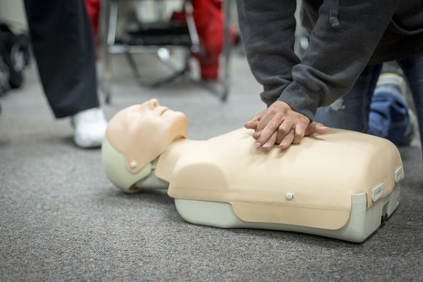 Discount Emergency First Aid at Work course available in Vauxhall